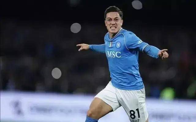 雷竞技网址 -包含意大利杯赛程吃紧，巴黎圣日耳曼清晨完成体检，话题不断，训练强度明显提升的词条